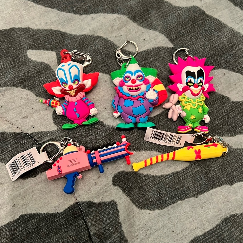 Lot of (5) Killer Klowns from Outer Space keychains